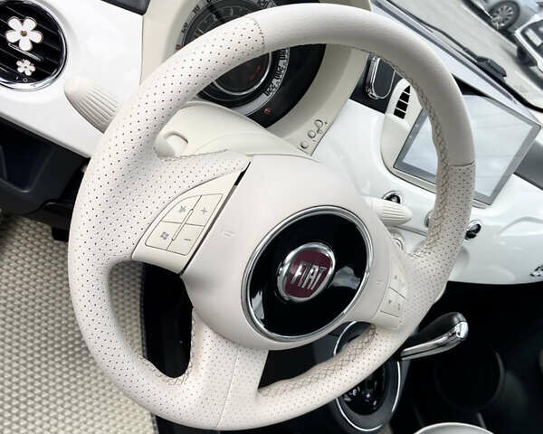 Білий Фіат 500, об'ємом двигуна 1.24 л та пробігом 165 тис. км за 8900 $, фото 11 на Automoto.ua