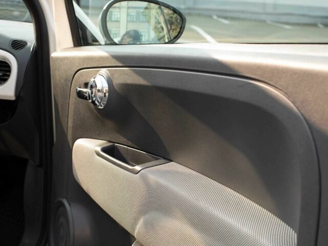 Белый Фиат 500, объемом двигателя 1.2 л и пробегом 145 тыс. км за 7190 $, фото 4 на Automoto.ua