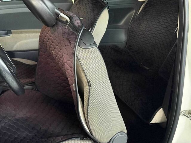 Белый Фиат 500, объемом двигателя 1.4 л и пробегом 100 тыс. км за 6940 $, фото 15 на Automoto.ua