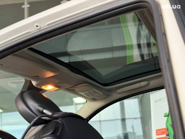 Белый Фиат 500, объемом двигателя 1.4 л и пробегом 100 тыс. км за 6790 $, фото 16 на Automoto.ua