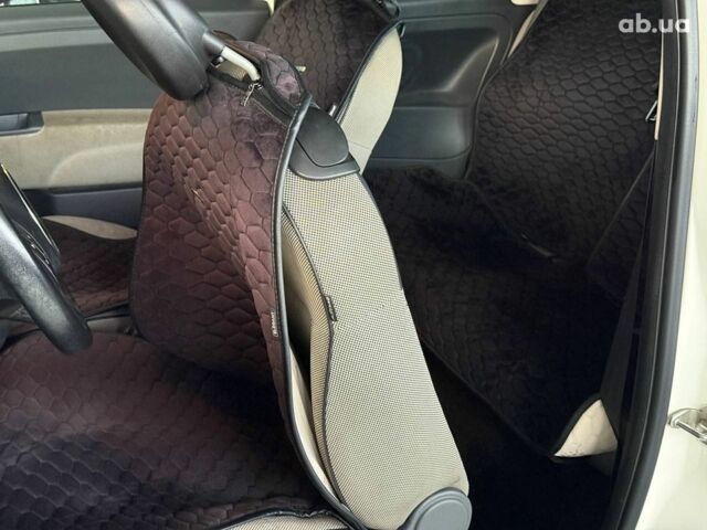 Белый Фиат 500, объемом двигателя 1.4 л и пробегом 100 тыс. км за 6790 $, фото 15 на Automoto.ua