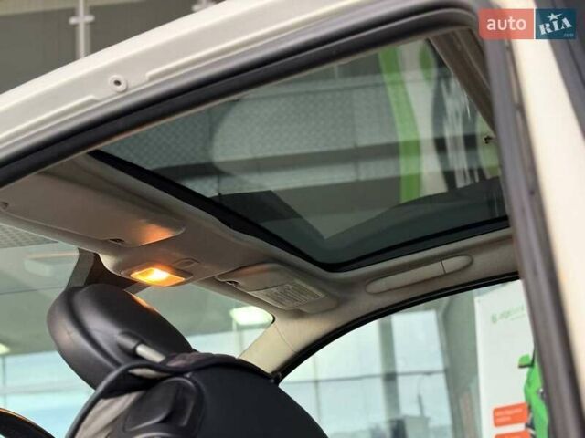 Белый Фиат 500, объемом двигателя 1.4 л и пробегом 100 тыс. км за 6940 $, фото 16 на Automoto.ua