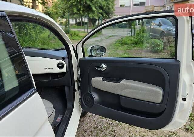 Белый Фиат 500, объемом двигателя 1.37 л и пробегом 134 тыс. км за 6265 $, фото 9 на Automoto.ua