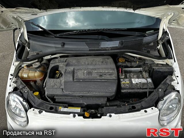 Білий Фіат 500, об'ємом двигуна 1.4 л та пробігом 195 тис. км за 7200 $, фото 9 на Automoto.ua