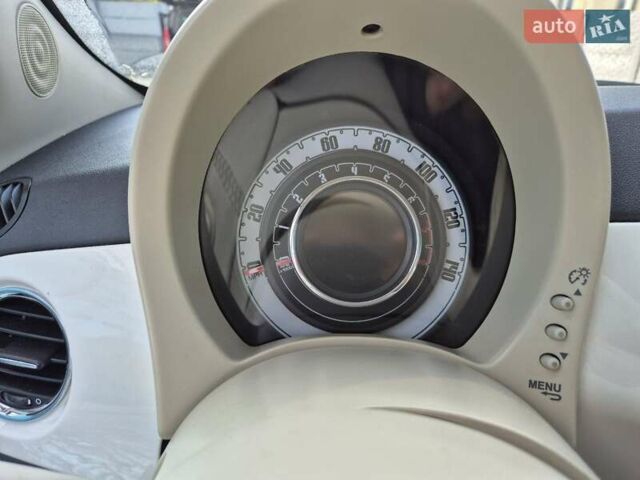 Фиат 500 2012 в Одессе на Automoto.ua Белый Фиат 500, объемом двигателя 1.37 л и пробегом 171 тыс. км за 6700 $, фото 15 на Automoto.ua