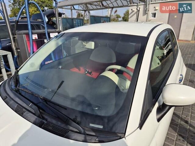 Фиат 500 2012 в Одессе на Automoto.ua Белый Фиат 500, объемом двигателя 1.37 л и пробегом 171 тыс. км за 6700 $, фото 5 на Automoto.ua