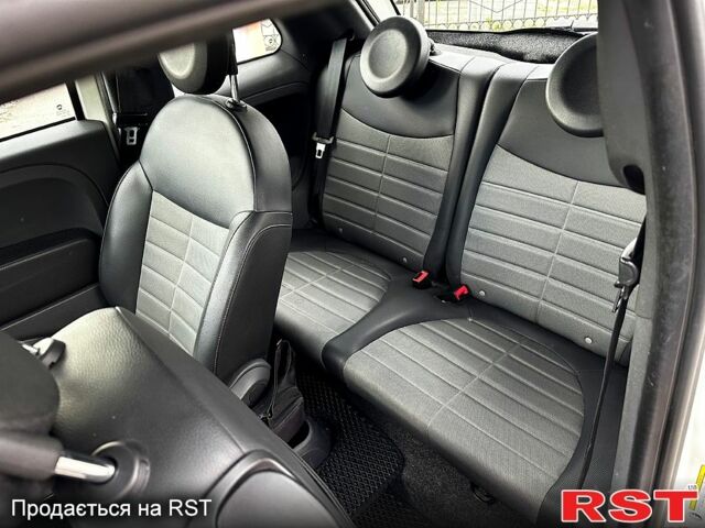 Білий Фіат 500, об'ємом двигуна 1.4 л та пробігом 195 тис. км за 7200 $, фото 5 на Automoto.ua