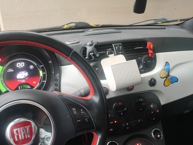 Белый Фиат 500, объемом двигателя 0 л и пробегом 75 тыс. км за 7200 $, фото 6 на Automoto.ua