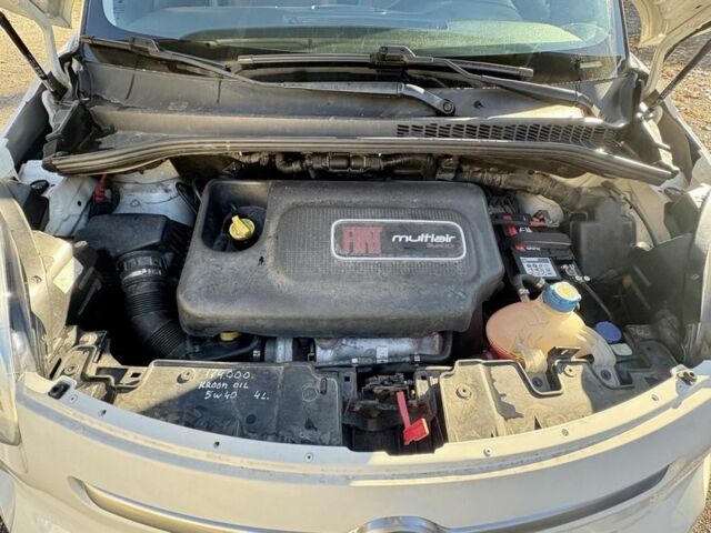 Білий Фіат 500, об'ємом двигуна 1.4 л та пробігом 176 тис. км за 8100 $, фото 11 на Automoto.ua