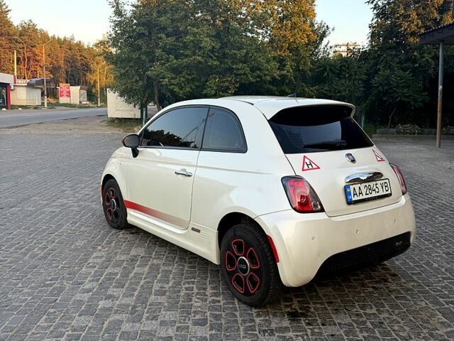 Белый Фиат 500, объемом двигателя 0 л и пробегом 124 тыс. км за 5999 $, фото 2 на Automoto.ua