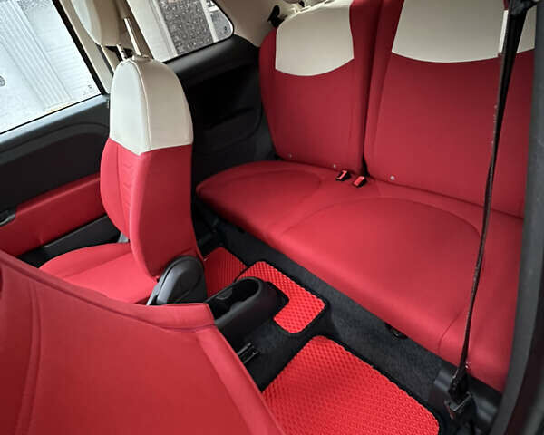 Белый Фиат 500, объемом двигателя 1.37 л и пробегом 141 тыс. км за 7000 $, фото 11 на Automoto.ua