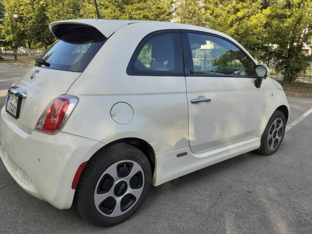 Білий Фіат 500, об'ємом двигуна 0 л та пробігом 72 тис. км за 5496 $, фото 10 на Automoto.ua