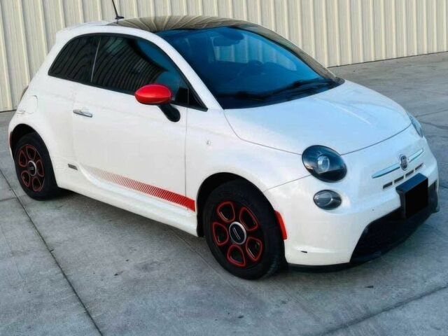 Белый Фиат 500, объемом двигателя 0 л и пробегом 78 тыс. км за 3000 $, фото 2 на Automoto.ua