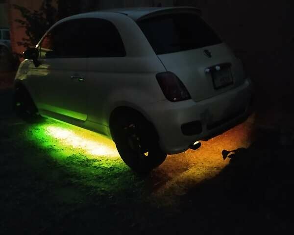 Білий Фіат 500, об'ємом двигуна 1.37 л та пробігом 71 тис. км за 10500 $, фото 15 на Automoto.ua