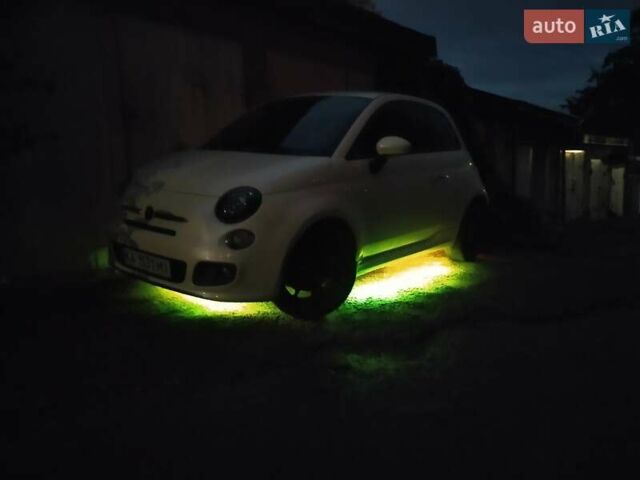Білий Фіат 500, об'ємом двигуна 1.37 л та пробігом 71 тис. км за 10500 $, фото 11 на Automoto.ua