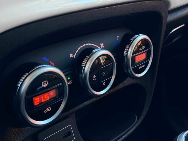 Білий Фіат 500, об'ємом двигуна 1.3 л та пробігом 53 тис. км за 10990 $, фото 23 на Automoto.ua