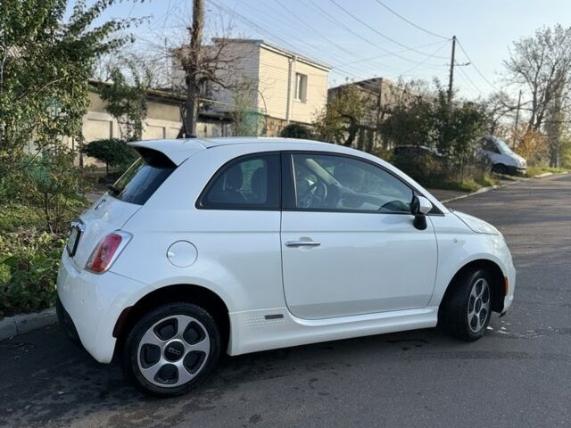 Білий Фіат 500, об'ємом двигуна 0 л та пробігом 135 тис. км за 7000 $, фото 5 на Automoto.ua