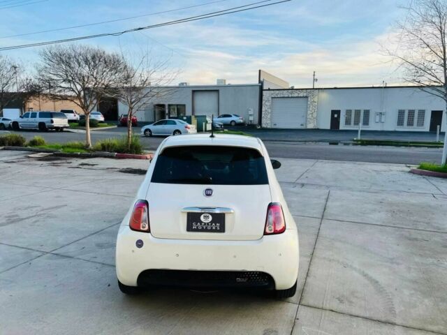 Білий Фіат 500, об'ємом двигуна 0 л та пробігом 72 тис. км за 2100 $, фото 4 на Automoto.ua