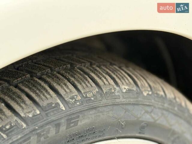 Белый Фиат 500, объемом двигателя 1.37 л и пробегом 192 тыс. км за 9800 $, фото 8 на Automoto.ua