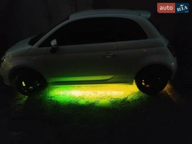 Білий Фіат 500, об'ємом двигуна 1.37 л та пробігом 71 тис. км за 10500 $, фото 17 на Automoto.ua