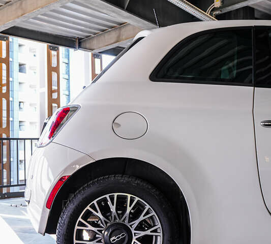 Білий Фіат 500, об'ємом двигуна 1.4 л та пробігом 129 тис. км за 7500 $, фото 14 на Automoto.ua