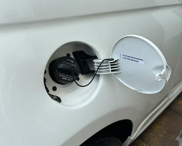 Білий Фіат 500, об'ємом двигуна 1.4 л та пробігом 79 тис. км за 10500 $, фото 9 на Automoto.ua