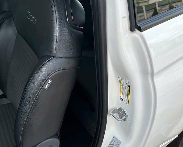 Білий Фіат 500, об'ємом двигуна 1.4 л та пробігом 79 тис. км за 10500 $, фото 15 на Automoto.ua