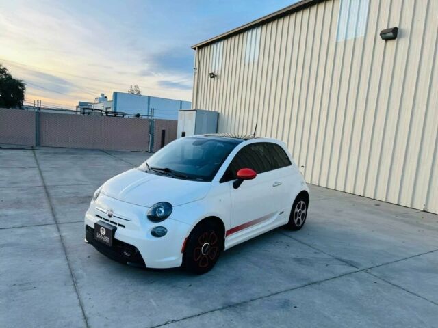 Білий Фіат 500, об'ємом двигуна 0 л та пробігом 72 тис. км за 2100 $, фото 2 на Automoto.ua