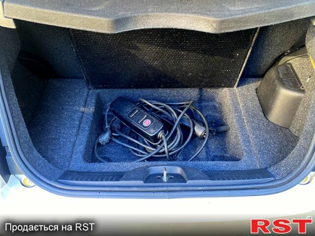 Белый Фиат 500, объемом двигателя 0 л и пробегом 121 тыс. км за 7950 $, фото 7 на Automoto.ua