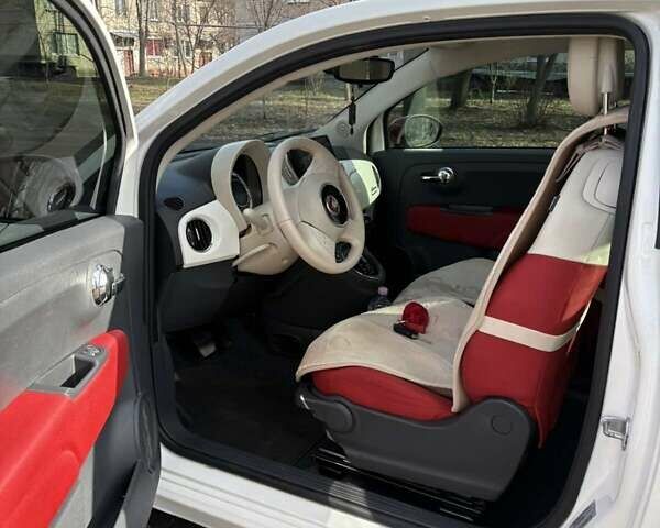 Белый Фиат 500, объемом двигателя 1.37 л и пробегом 103 тыс. км за 10000 $, фото 6 на Automoto.ua