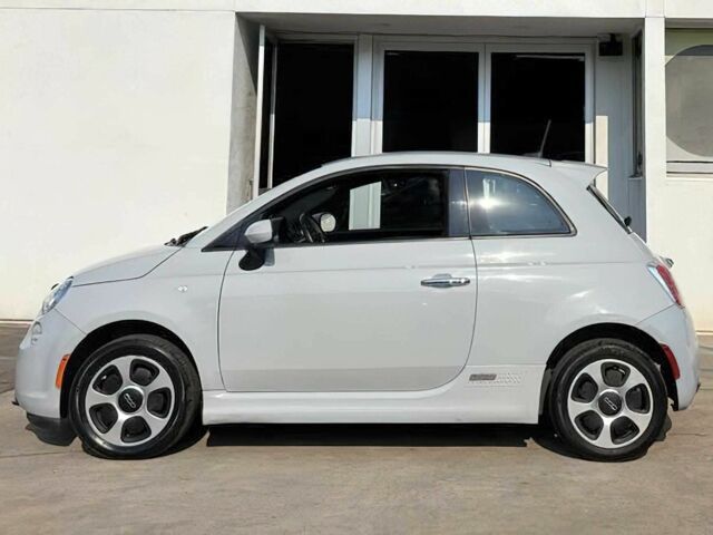 Белый Фиат 500, объемом двигателя 0 л и пробегом 58 тыс. км за 3900 $, фото 3 на Automoto.ua