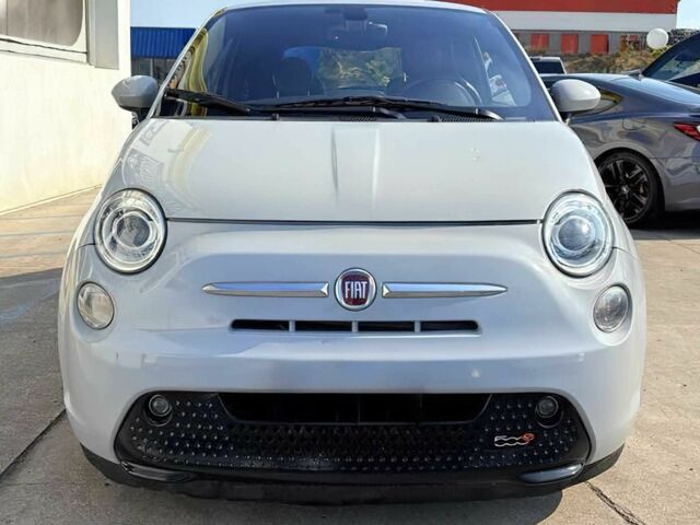 Белый Фиат 500, объемом двигателя 0 л и пробегом 58 тыс. км за 3900 $, фото 1 на Automoto.ua