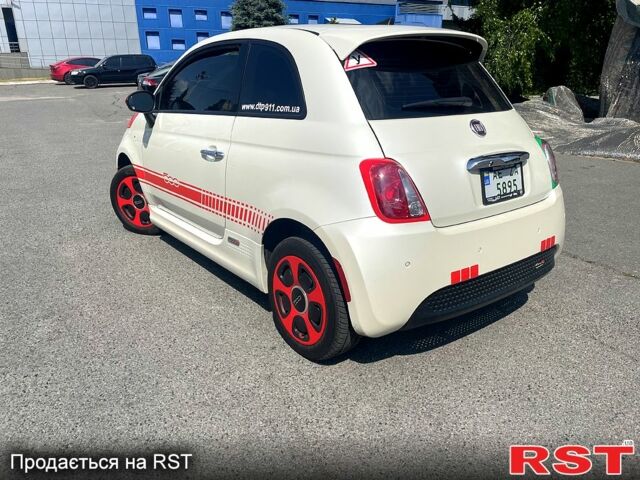 Белый Фиат 500, объемом двигателя 0 л и пробегом 35 тыс. км за 12000 $, фото 6 на Automoto.ua