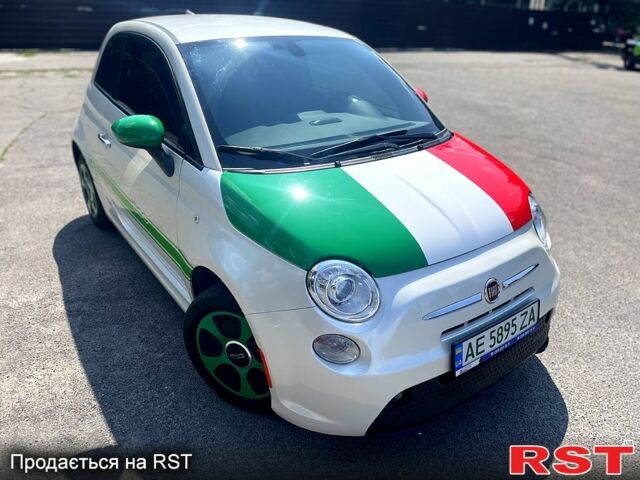 Белый Фиат 500, объемом двигателя 0 л и пробегом 35 тыс. км за 12000 $, фото 7 на Automoto.ua