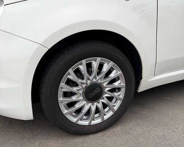 Белый Фиат 500, объемом двигателя 1.24 л и пробегом 5 тыс. км за 15000 $, фото 19 на Automoto.ua