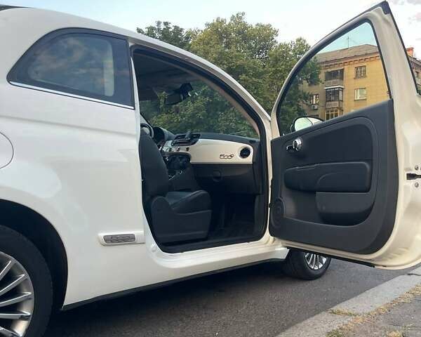 Белый Фиат 500, объемом двигателя 1.37 л и пробегом 158 тыс. км за 7500 $, фото 11 на Automoto.ua