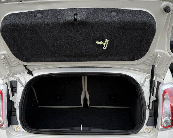 Белый Фиат 500, объемом двигателя 1.4 л и пробегом 68 тыс. км за 12000 $, фото 5 на Automoto.ua