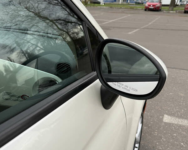 Белый Фиат 500, объемом двигателя 1.4 л и пробегом 68 тыс. км за 12000 $, фото 7 на Automoto.ua