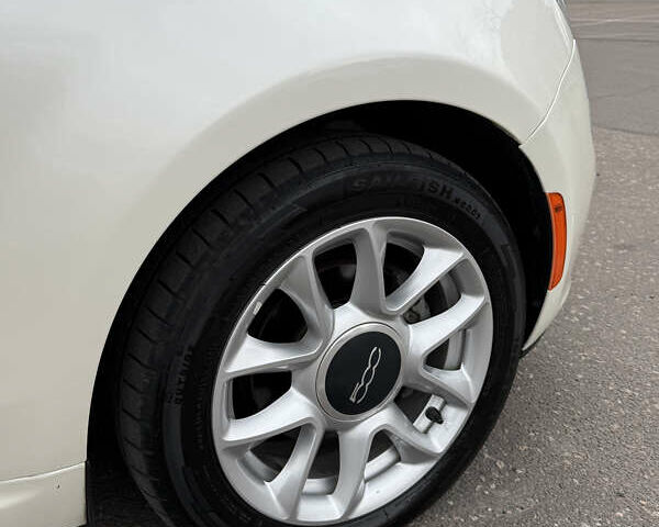 Белый Фиат 500, объемом двигателя 1.4 л и пробегом 68 тыс. км за 12000 $, фото 6 на Automoto.ua