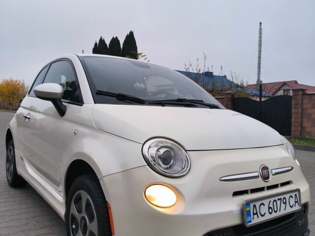 Белый Фиат 500, объемом двигателя 0 л и пробегом 107 тыс. км за 5400 $, фото 1 на Automoto.ua