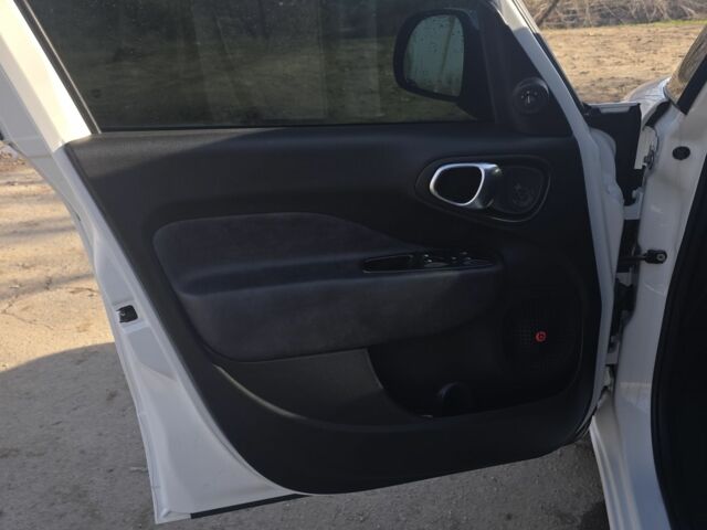 Белый Фиат 500, объемом двигателя 1.4 л и пробегом 222 тыс. км за 7749 $, фото 21 на Automoto.ua