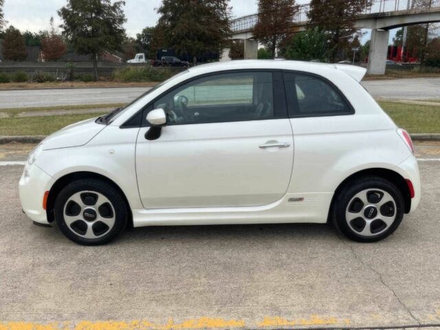 Білий Фіат 500, об'ємом двигуна 0 л та пробігом 70 тис. км за 5000 $, фото 4 на Automoto.ua