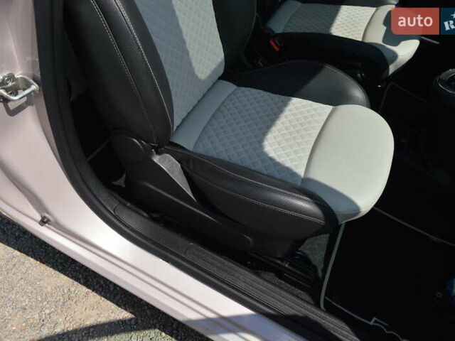 Бежевый Фиат 500, объемом двигателя 1.24 л и пробегом 36 тыс. км за 12800 $, фото 15 на Automoto.ua