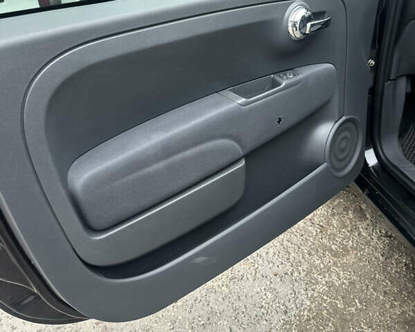 Черный Фиат 500, объемом двигателя 1.25 л и пробегом 133 тыс. км за 5700 $, фото 7 на Automoto.ua