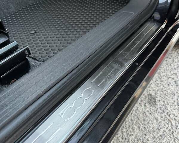 Черный Фиат 500, объемом двигателя 1.37 л и пробегом 138 тыс. км за 8500 $, фото 47 на Automoto.ua