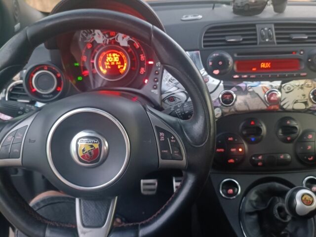 Черный Фиат 500, объемом двигателя 1.4 л и пробегом 115 тыс. км за 10500 $, фото 4 на Automoto.ua