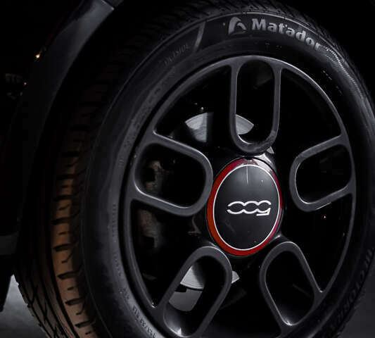 Черный Фиат 500, объемом двигателя 1.37 л и пробегом 114 тыс. км за 9500 $, фото 9 на Automoto.ua