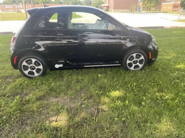 Черный Фиат 500, объемом двигателя 0 л и пробегом 72 тыс. км за 2000 $, фото 4 на Automoto.ua