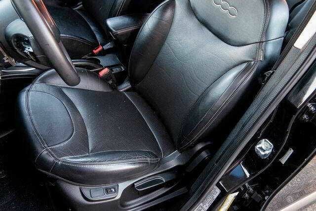 Черный Фиат 500, объемом двигателя 1.4 л и пробегом 45 тыс. км за 2100 $, фото 9 на Automoto.ua