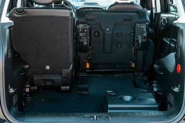 Черный Фиат 500, объемом двигателя 1.4 л и пробегом 45 тыс. км за 2100 $, фото 15 на Automoto.ua